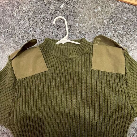 DSCP U.S. Military Service 100% Wool Sweater w/ Epaulets - Olive Green - Size 38 - Picture 6 of 10